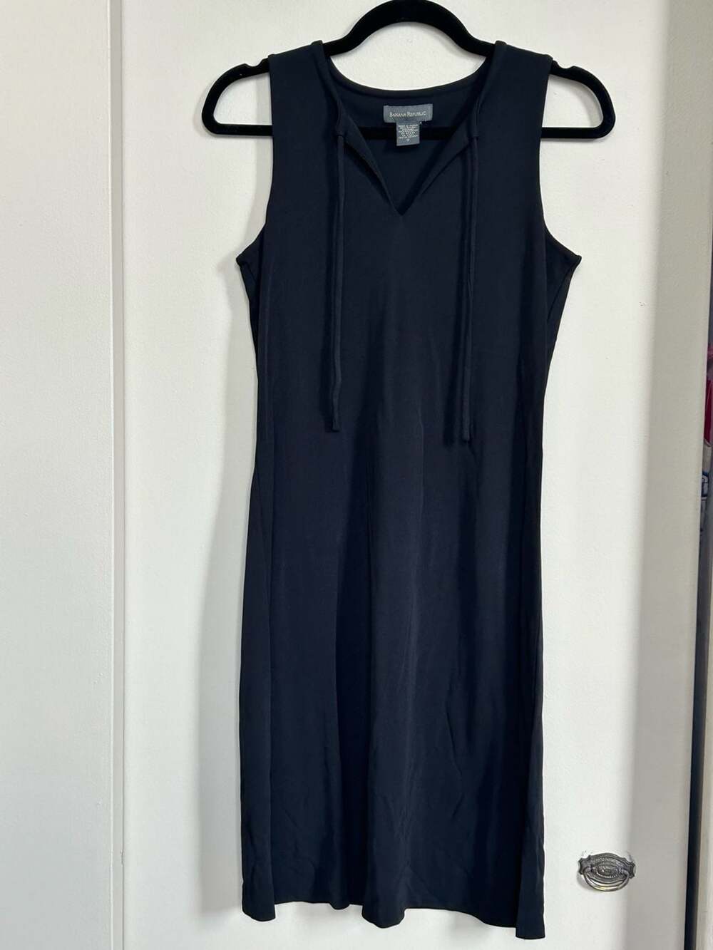 Banana Republic Black Sleeveless V-Neck Dress with Tie Front Size S